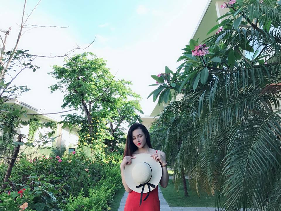 ve-dep-trong-veo-cua-hot-girl-co-vu-doi-tuyen-uc-thu-ha (4)